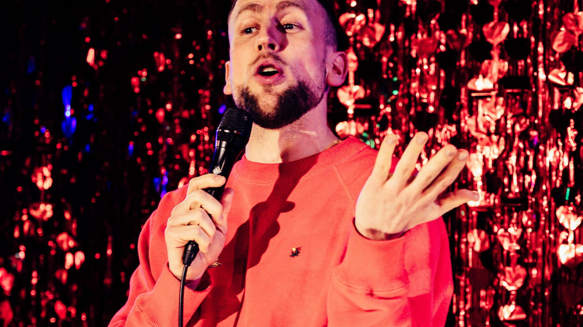 Stand-up: Rogier Bak en Nadine Froughi – International Comedy